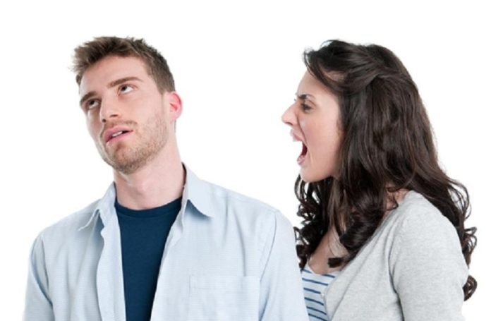 Atitudes femininas que fazem um homem desistir do relacionamento