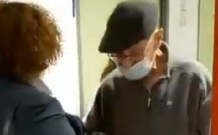 Homem de 86 anos tem alta de hospital depois de vencer Covid-19