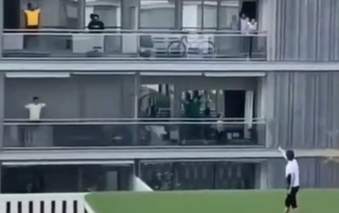 Personal Trainer dá aula de fitness para todos os vizinhos que estão em quarentena