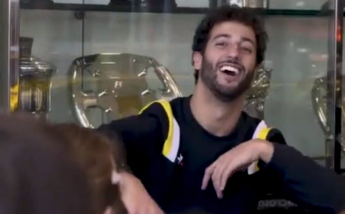 Piloto da Renault F1 Team não soube responder se o seu carro era a gasóleo ou gasolina