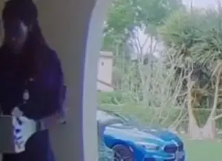 Estafeta desinfecta encomenda quando lê recado de mãe com filha diabética