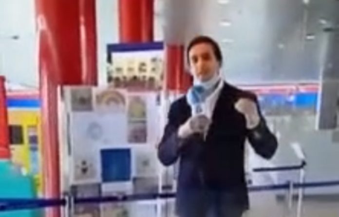 Repórter espanhol acusa 38º de febre em directo para a TV