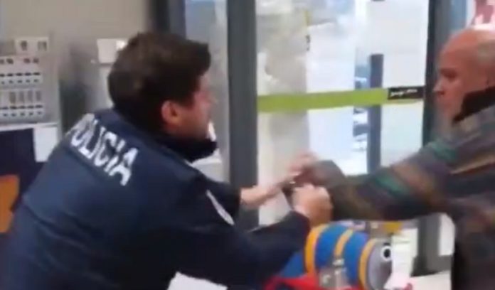 Homem discute com funcionária do Pingo Doce e acaba detido depois de pancadaria com PSP