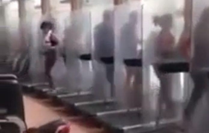 Ginásios de Hong Kong reabrem com separações físicas entre máquinas