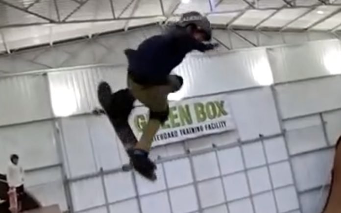 Menino de 11 anos entra para a história ao ser o 1º a fazer manobra genial