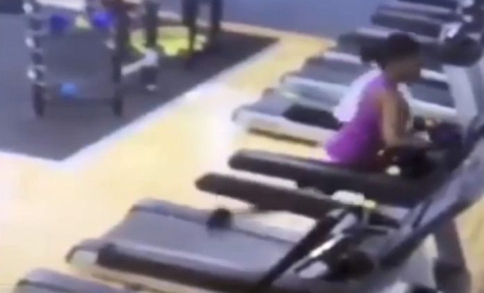 Mulher vai correr na passadeira pela primeira vez e sai disparada