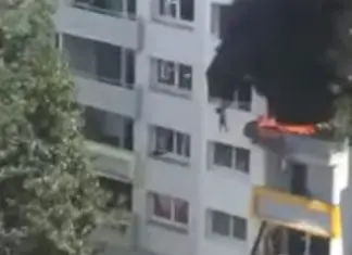 Crianças saltam do 3º andar de prédio que estava em chamas