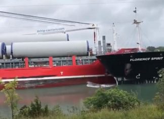 Dois grandes barcos colidem no canal de Welland