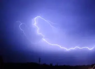 Vídeo mostra trovoada seca na região de Lisboa