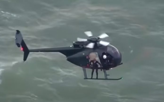 Ex-paraquedista britânico bate recorde com maior salto sem paraquedas Ex-paraquedista britânico bate recorde com maior salto sem paraquedas