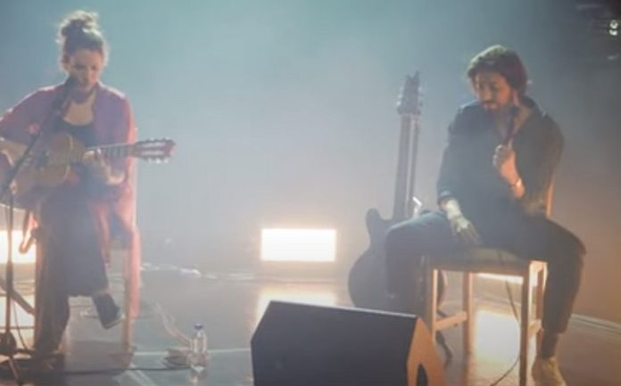 Luísa Sobral e Salvador Sobral interpretam juntos a música Só um beijo Luísa Sobral e Salvador Sobral interpretam juntos a música "Só um beijo"