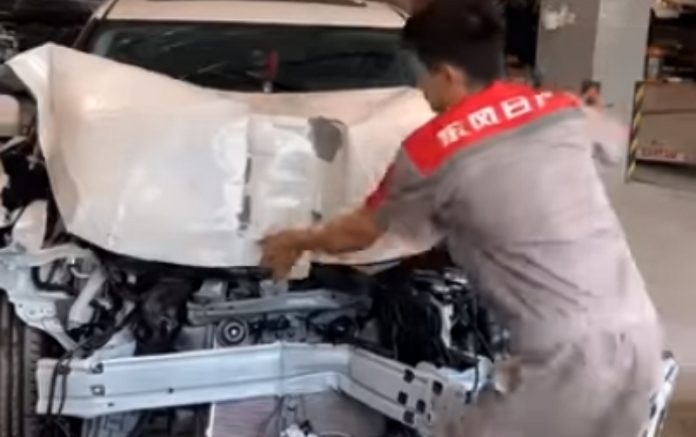 Nissan Lannia pronto para ir para a sucata é recuperado Nissan Lannia pronto para ir para a sucata é recuperado