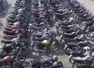 Drone capta imagens de um mar de carros e motas no Brasil Drone capta imagens de um mar de carros e motas no Brasil