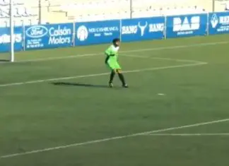 Guarda-redes festeja golo que marcou aos 90+5 e acaba por sofrer outro de volta Guarda-redes festeja golo que marcou aos 90+5 e acaba por sofrer outro de volta