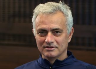 José Mourinho envia mensagem especial a campeão de dardos português