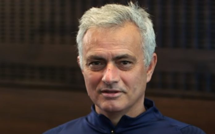 José Mourinho envia mensagem especial a campeão de dardos português José Mourinho envia mensagem especial a campeão de dardos português