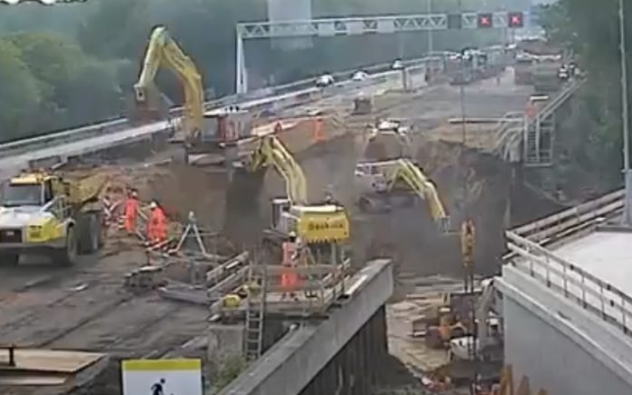 Túnel de 70 metros na Holanda é construído em apenas 2 dias Túnel de 70 metros na Holanda é construído em apenas 2 dias