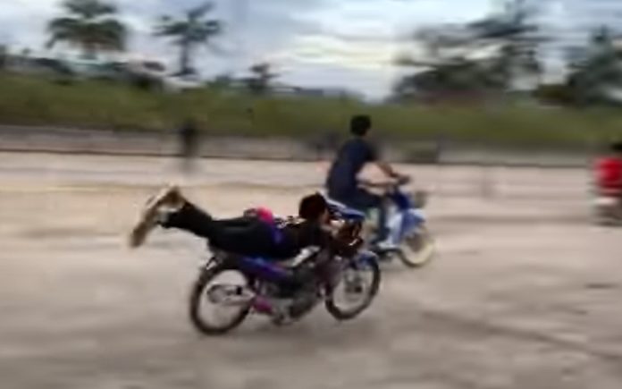 Concentração de motos na Tailândia é de deixar todos sem respiração Concentração de motos na Tailândia é de deixar todos sem respiração