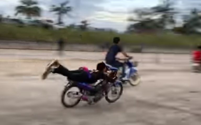 Concentração de motos na Tailândia é de deixar todos sem respiração