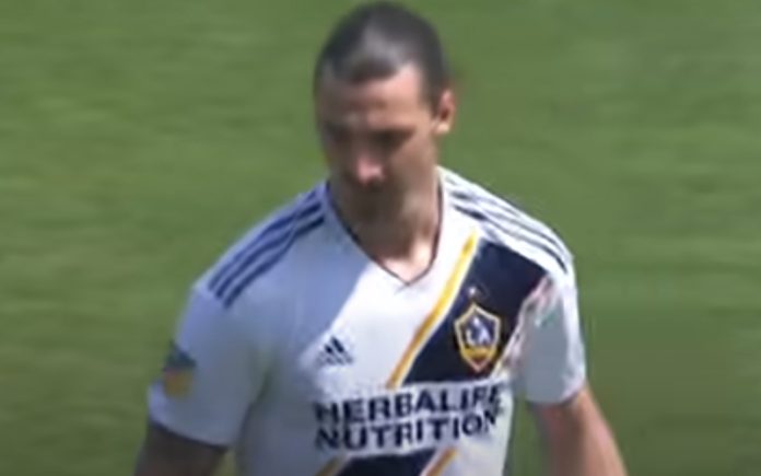 Primeiro golo de Ibrahimovic pelo LA Galaxy eleito o melhor da MLS Primeiro golo de Ibrahimovic pelo LA Galaxy eleito o melhor da MLS