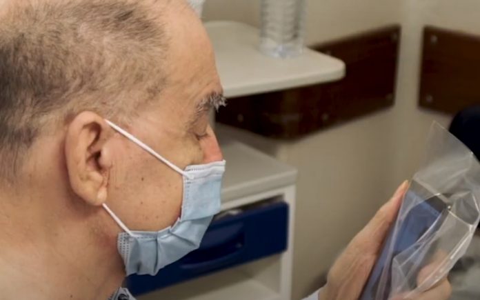 Doentes com Covid-19 fazem vídeochamadas a familiares para um «até já» Doentes com Covid-19 fazem vídeochamadas a familiares para um «até já»