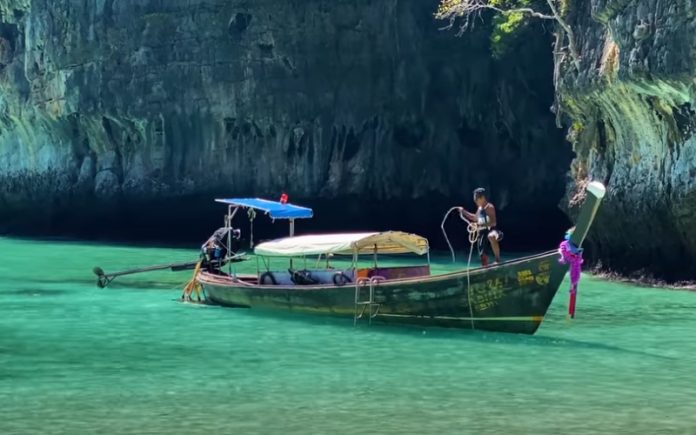 Ilhas Phi Phi são destino paradisíaco na Tailândia