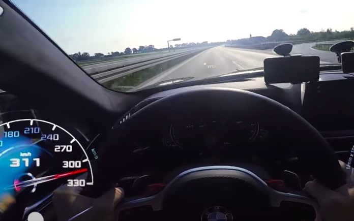 BMW M5 passa a 310kmh pela polícia BMW M5 passa a 310km/h pela polícia