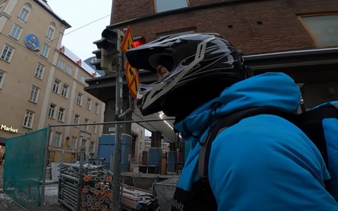 Estafeta ganha 8000€ por mês com entrega de comida Estafeta ganha 8000€ por mês com entrega de comida