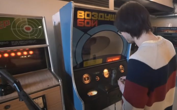 Vídeo mostra museu de máquinas arcade soviéticas em São Petersburgo Vídeo mostra museu de máquinas arcade soviéticas em São Petersburgo