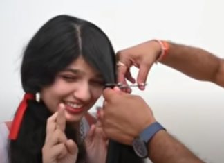 Jovem de 18 anos corta o cabelo depois de 12 anos sem ver uma tesoura