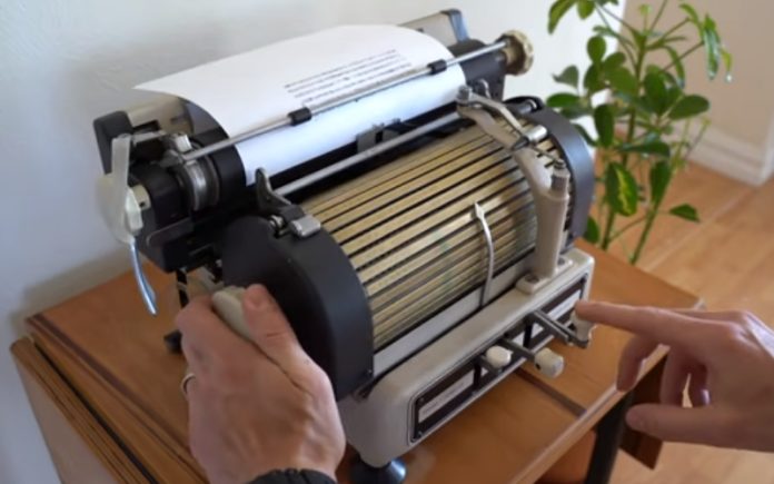 Máquina de escrever japonesa de 1940 tinha 1172 caracteres Máquina de escrever japonesa de 1940 tinha 1172 caracteres