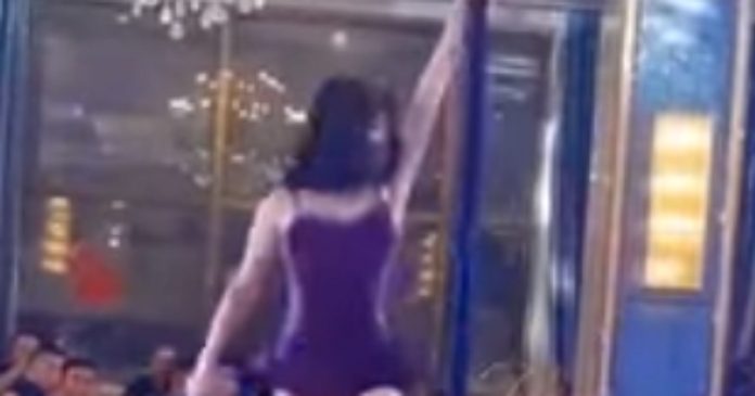 Convidados adoram festa surpresa de casamento mas a noiva detestou