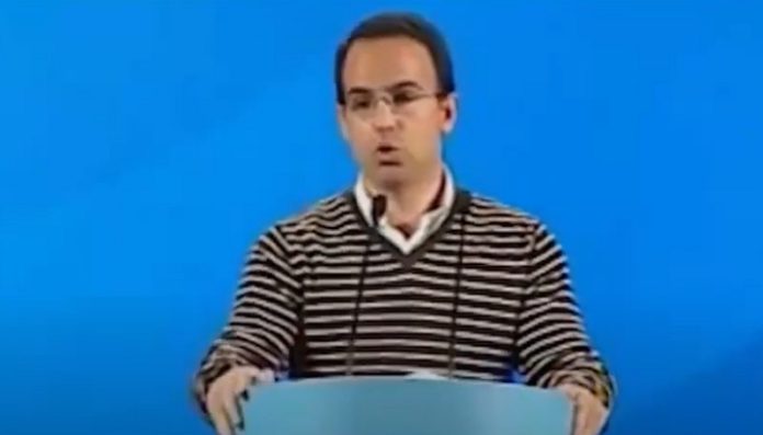 Adão e Silva recebe salário de 320 mil euros para organizar comemorações do 25 de abril Adão e Silva recebe salário de 320 mil euros para organizar comemorações do 25 de abril