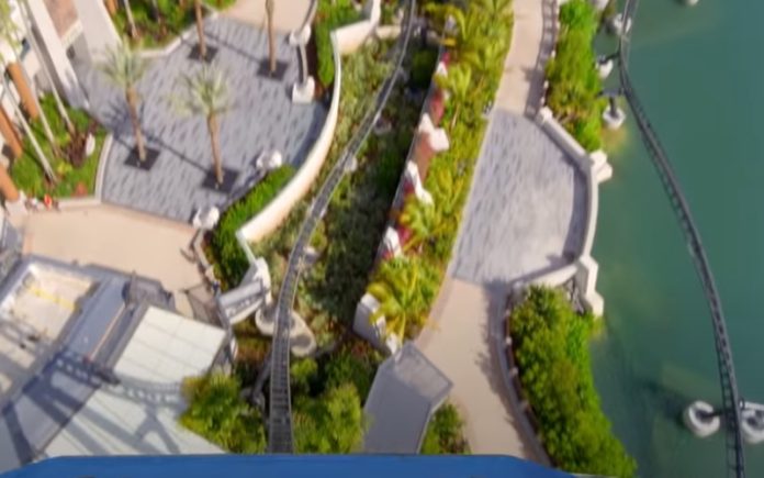 Nova montanha russa do Jurassic World alcanca 112 km por hora