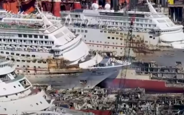Vídeo mostra como se destroem navios de milhões de dólares