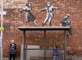 Banksy faz novas obras sobre férias de verão