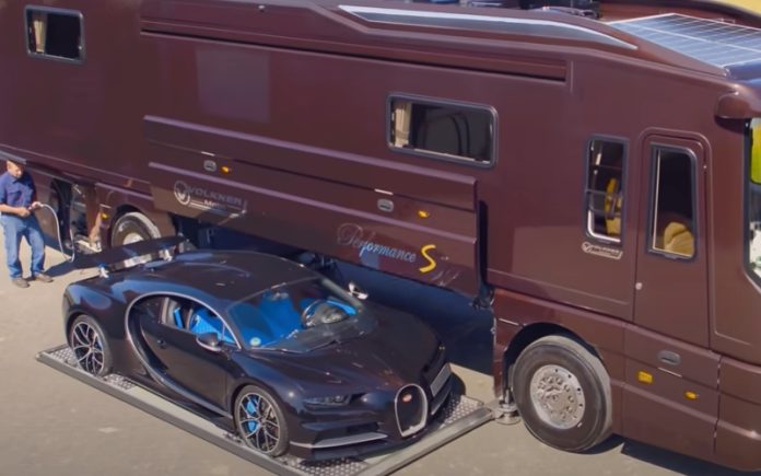 Autocaravana milionária tem até uma garagem com Bugati Chiron dentro Autocaravana milionária tem até uma garagem com Bugati Chiron dentro