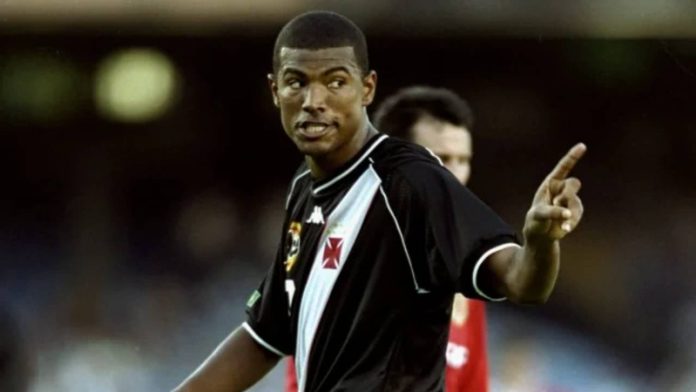 Central perde a cabeça e dá uma entrada diferente Central perde a cabeça e dá uma entrada diferente