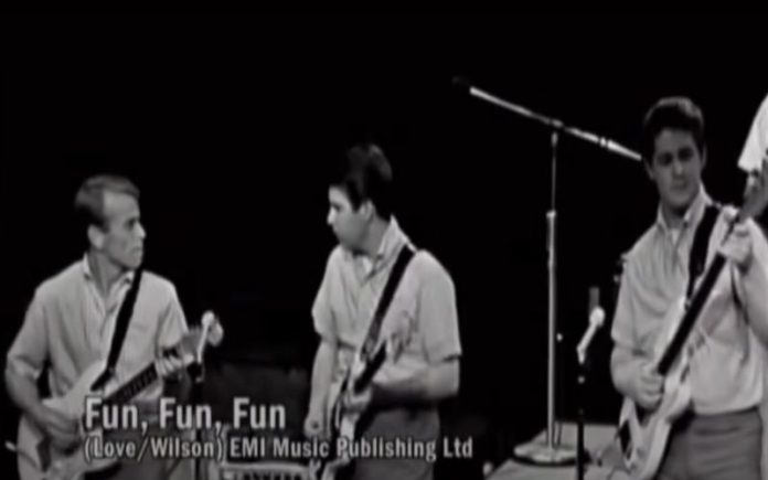 Música ao vivo dos famosos The Beach Boys, filmado em 1964