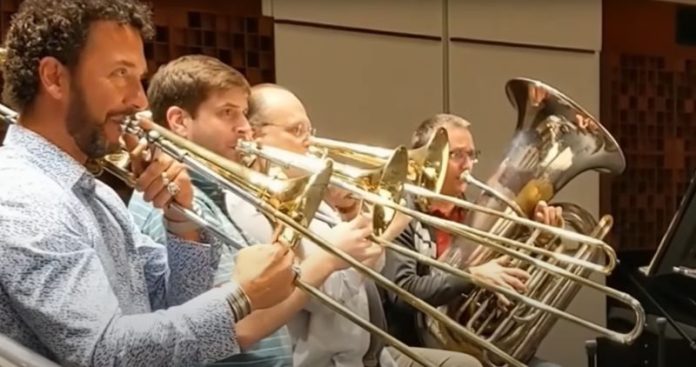 Orquestra faz partida engraçada com a música do Star Wars
