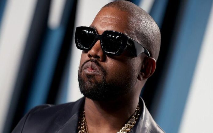 Kanye West afirma ter perdido 2 milhões de dólares