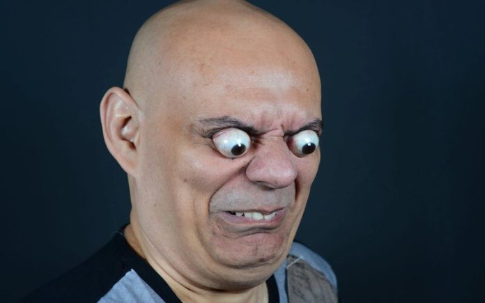 Os olhos arregalados do brasileiro ganham o recorde mundial do Guinness