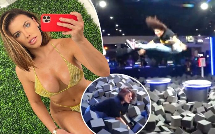 Vídeo mostra momento em que atriz pornô quebra as costas em evento nos EUA