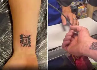 Comprador tatua cartão de fidelidade do supermercado no braço