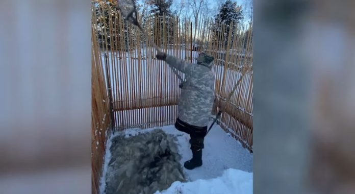 A curiosa técnica para pescar em água congelada no inverno