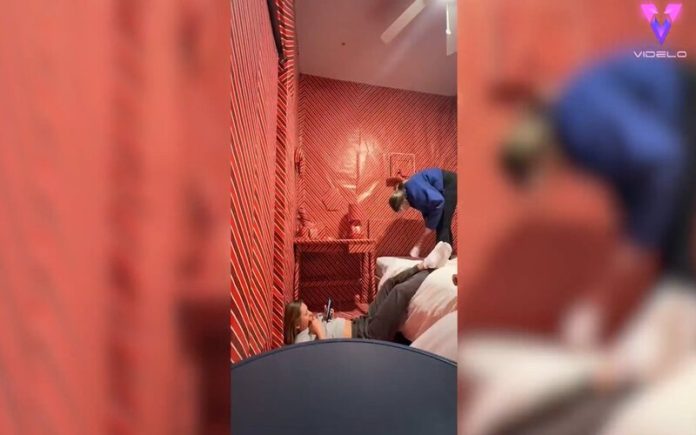 Jovem é alvo de partida dos amigos ao "embrulharem" todo o seu quarto