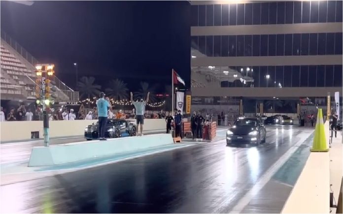 Tesla Model S Plaid defronta um Bugatti Divo em corrida épica