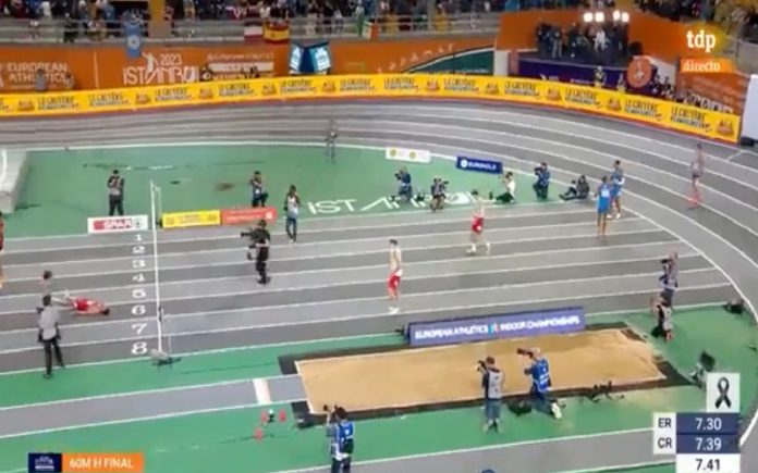 Atletas de atletismo estão a ser criticados por ignorarem adversário inanimado