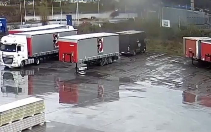 Ex-jogador da Lazio sofreu acidente de carro na Bélgica