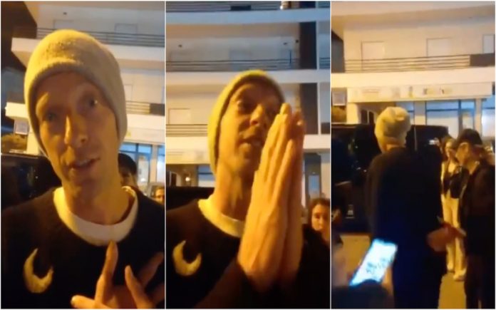 Chris Martin mandou parar carro para falar com fãs